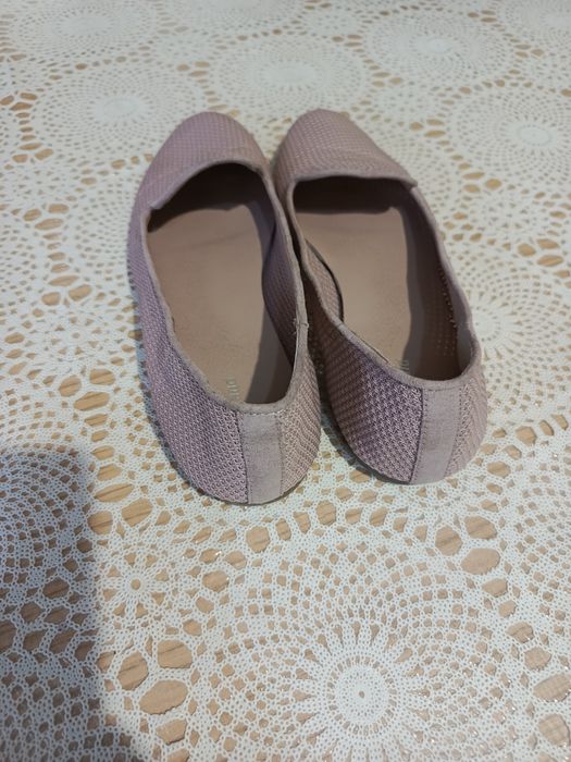 Siatkowane mokasyny,rozm. 39(ale są większe)
