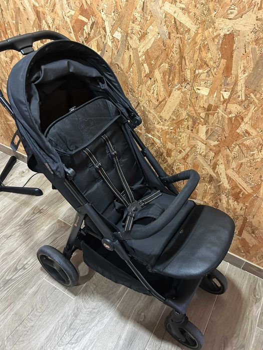 Carinho de bebê passeio
