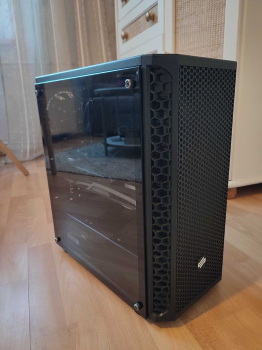 Komputer do gier [Ryzen 7 5800X3D/RX 6800XT/32GB RAM] + Monitor 165Hz