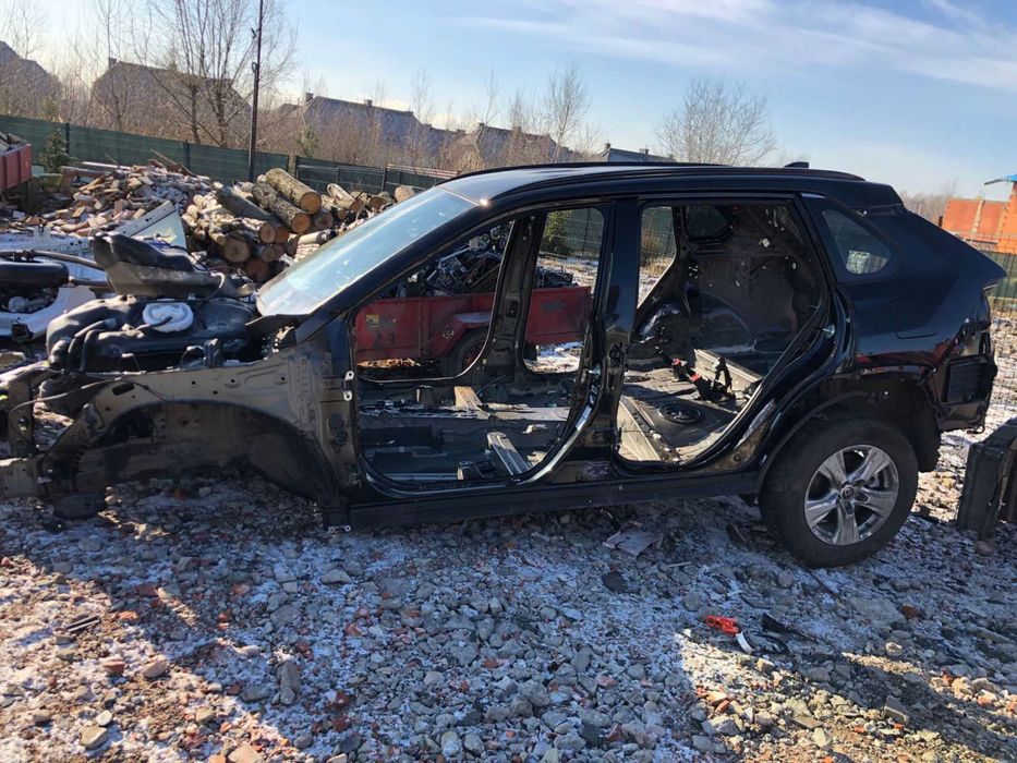 Toyota RAV4 2019 - 2025 Четверть передняя задняя, стойка центральная.