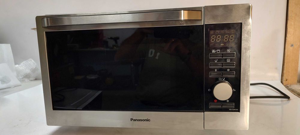 Kuchenka mikrofalowa 30L Panasonic  G-334