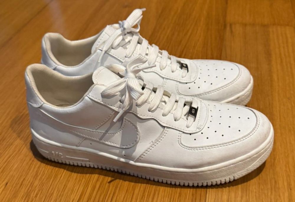 Ténis Nike Air Force 44