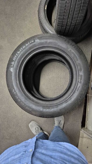 шини автомобільні 215/45 R17 та 235/65 R17