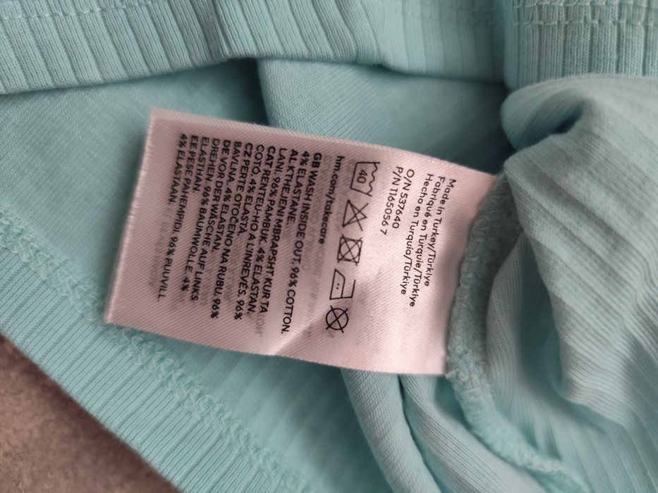 Niebieska jasna bluzka prążkowana crop top h&m