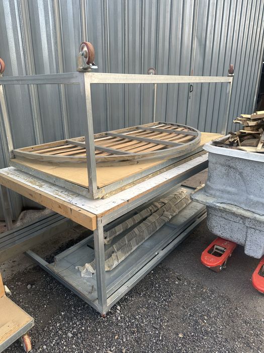 Mesa / bancada com Rodas