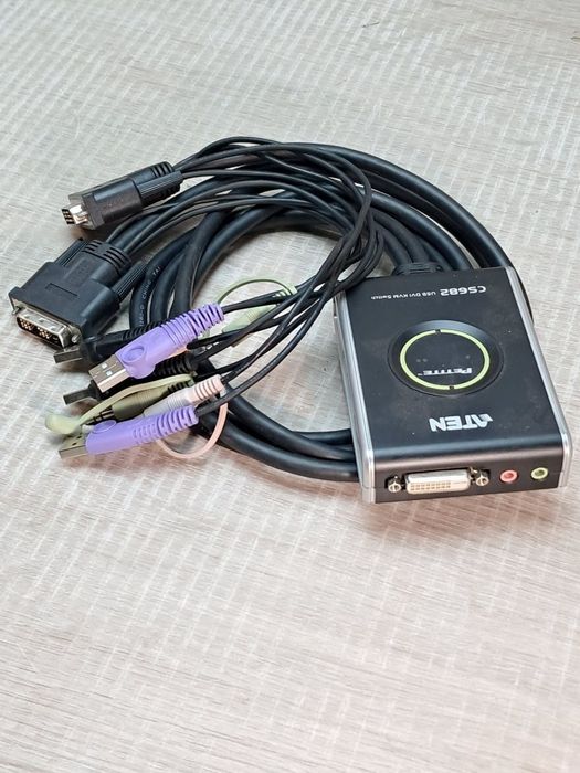 Крування компютерами USB DVI KVM Switch Aten CS682