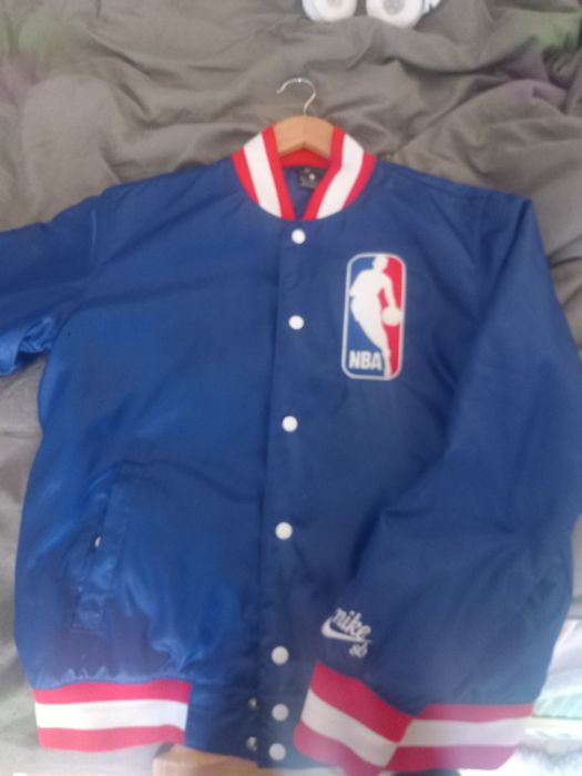 Vendo casaco nike nba