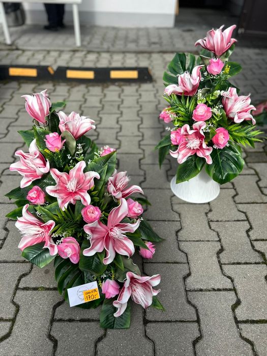 Kompozycje Nagrobne w komplecie z wazonem