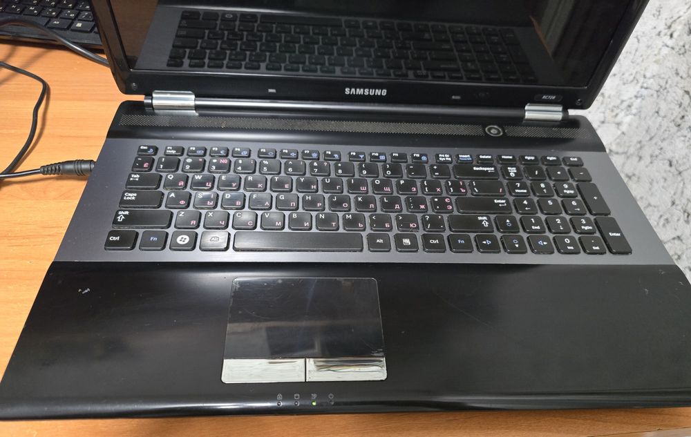 Ноутбук Samsung RC728