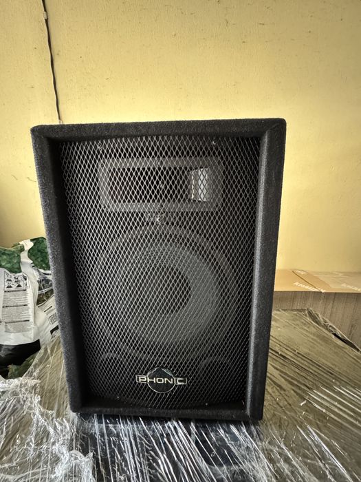 Продам пару концертних колонок Phonic sem 710