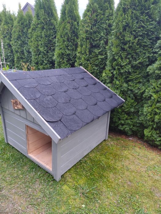 Buda ocieplona  z przedsionkiem dla psa