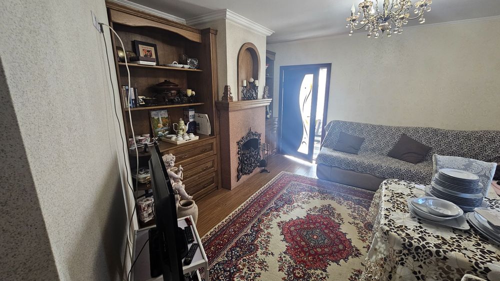 Продам заміський будинок