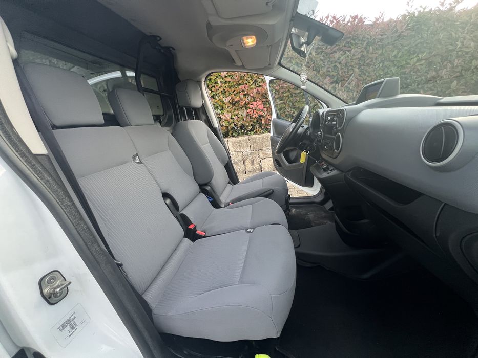 Peugeot Partner 1.6HDI 90cv ( 3 Lugares )