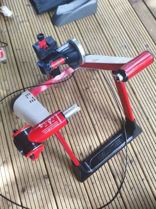 Trenażer rowerowy Elite Novo Force 8