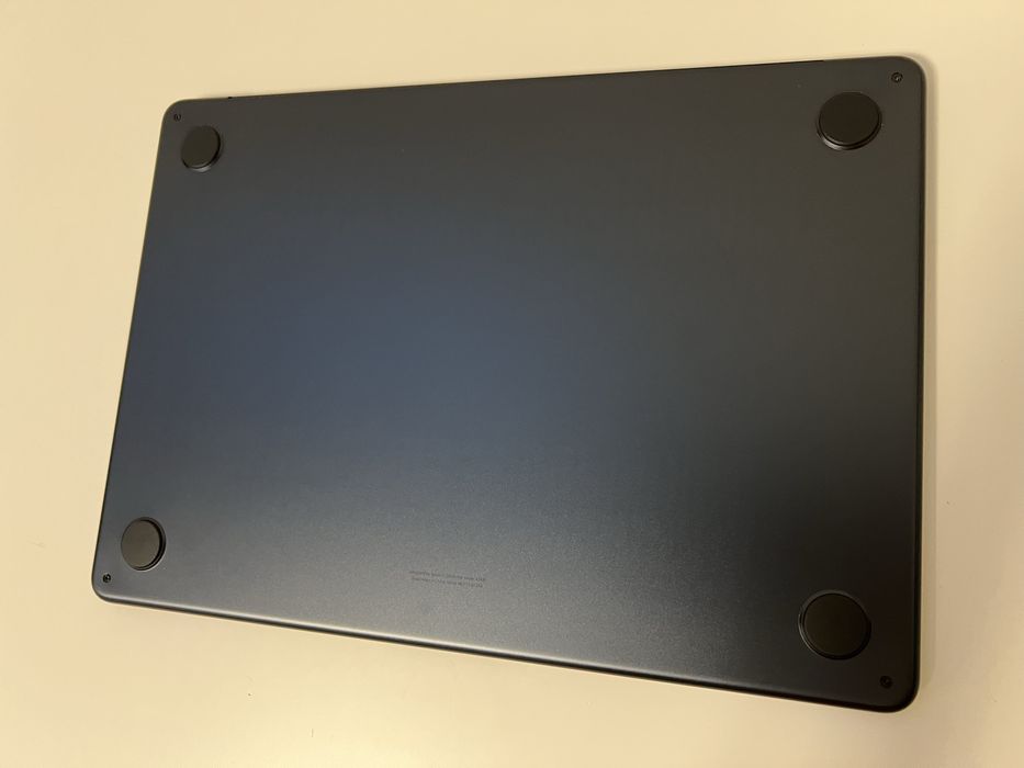 MacBook Air M2 16/512gb. 8CPU/10GPU. Идеальное состояние.