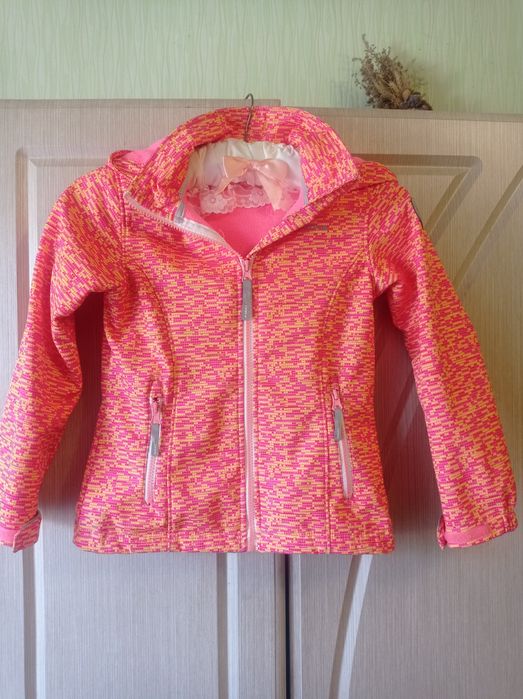 Демисезонная,термо куртка Icepeak 7-8 лет.