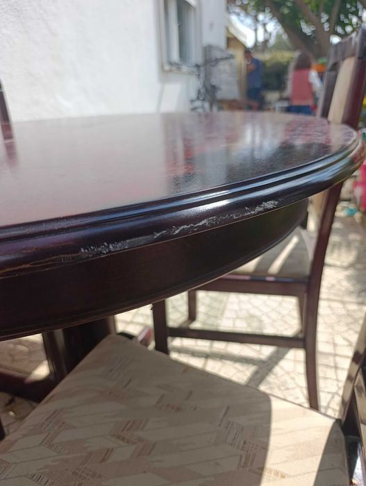 Conjunto mesa e cadeiras