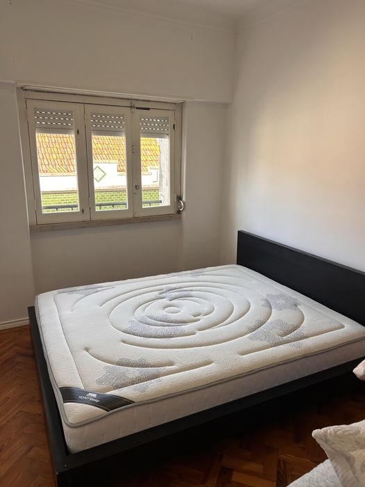 Cama completa à venda