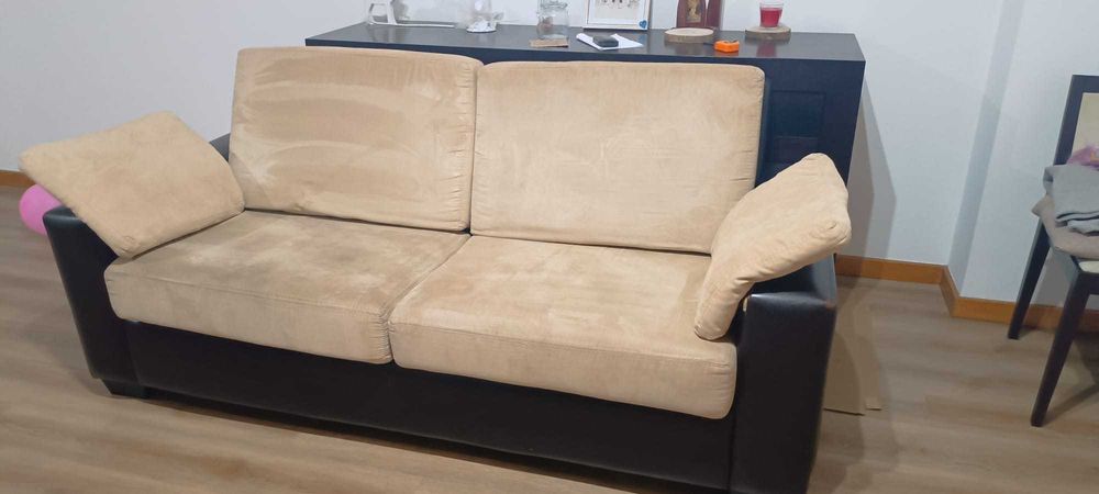 Sofá em Pele - Bom estado