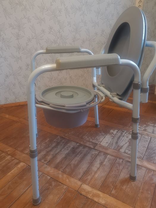 Крісло туалетне алюмінієве 3 в 1