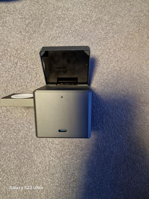 Stacja(ładowarka)  bezprzewodowa ANKER Cube z MagSafe dla APPLE