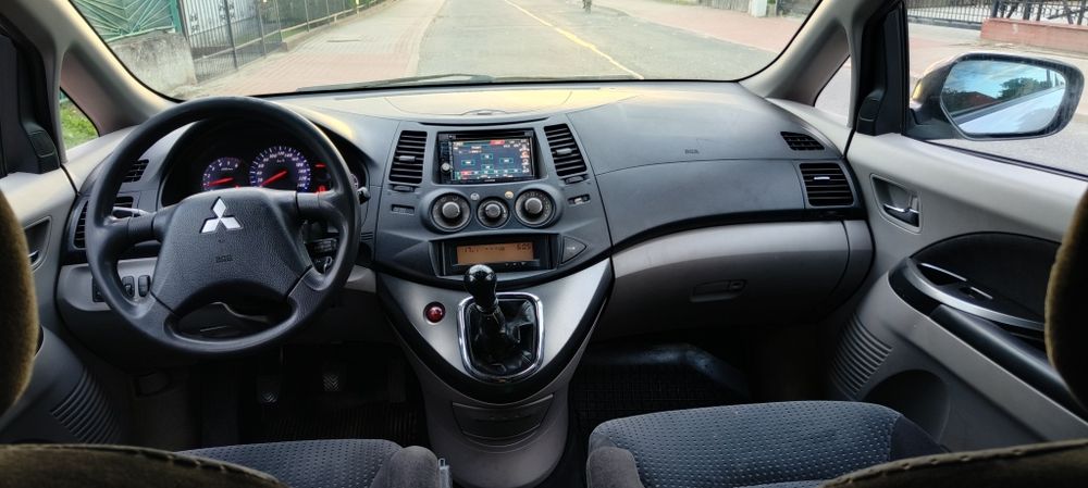 Mitsubishi Grandis 2.0 did 136KM 2006r. 7 osobowe