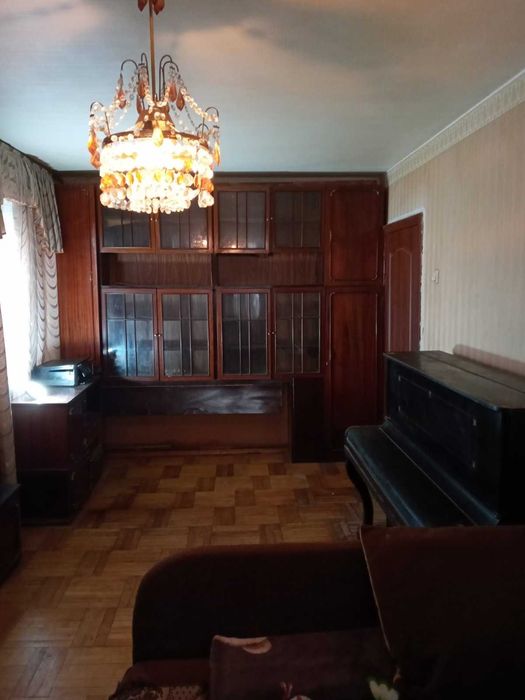 Продам 2-кімн. Щу́сєва вул. 42а, 47 м.кв.МетроСирець 2 хвилини пішки.