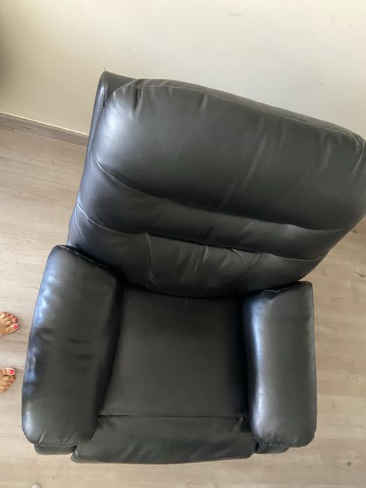 Poltrona de massagem pele, muito bom estado!