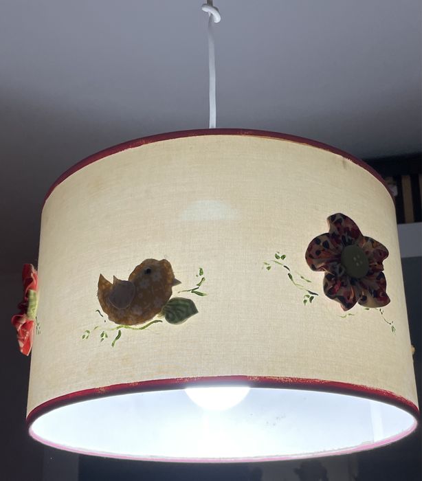 Edredão (cama criança) + Almofadas + Cortinados + Candeeiro