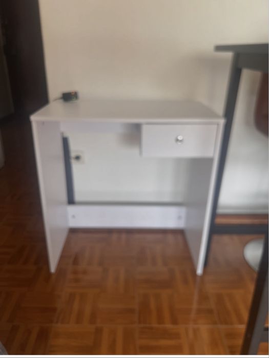 Penteadeira / secretaria