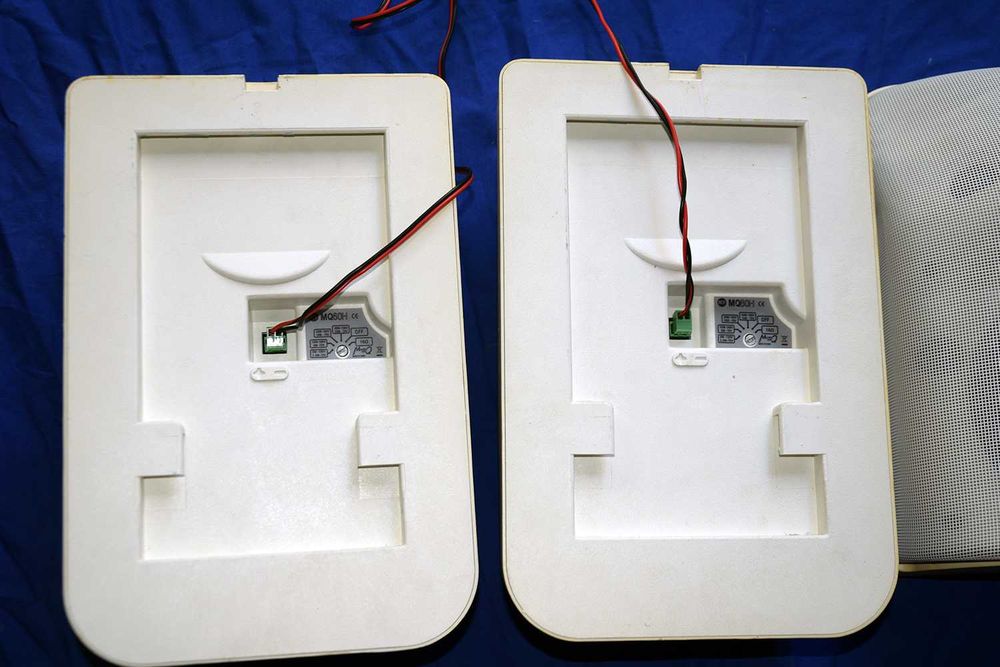 Colunas profissionais de parede Brancas