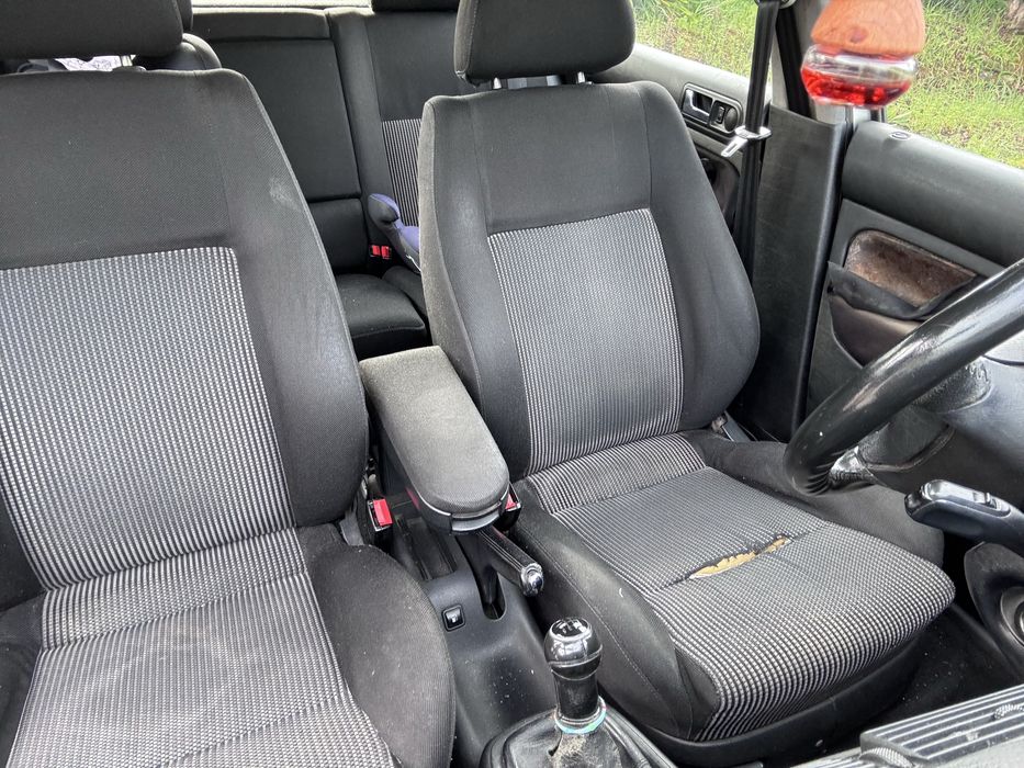 Vendo ou troco golf IV