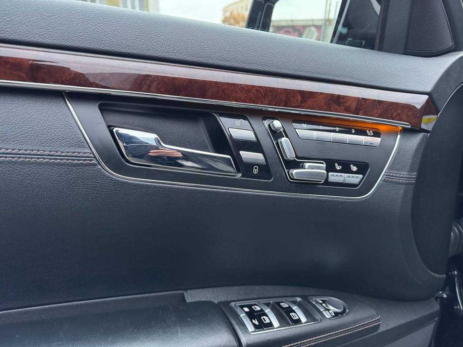 Mercedes-Benz S-Class 2012