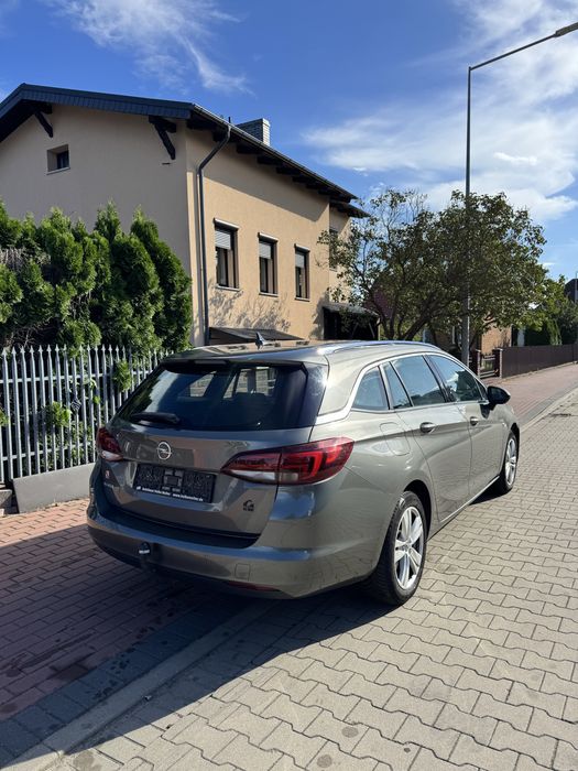 Opel Astra 2019 automat