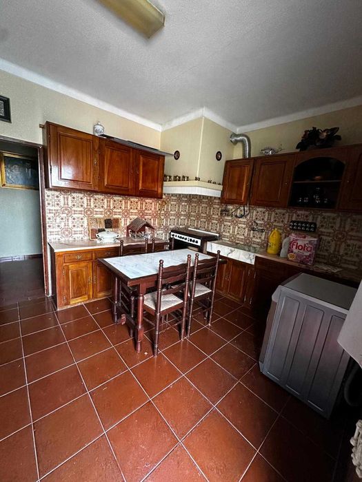 Alugo Moradia V4 mobilada