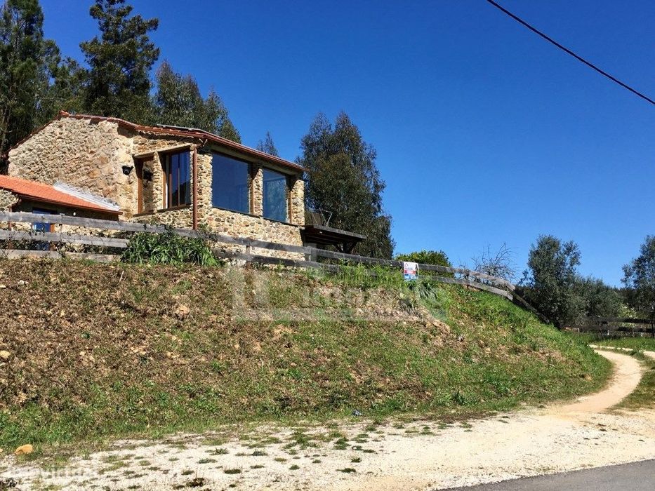 Casa em Pedra renovada em Figueiró dos Vinhos