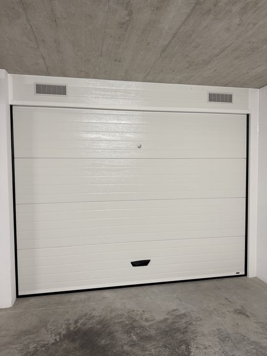 T2 contemporâneo com garagem box, varandas e excelente luminosidade — Santa Clara, Leiria 1.150 €/mês