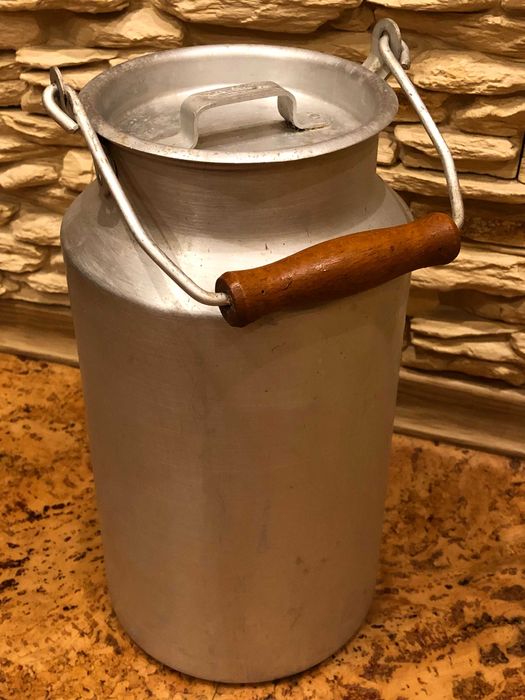Алюмінієвий бідон 5 л. , М клеймо ссср , стан майже нового...