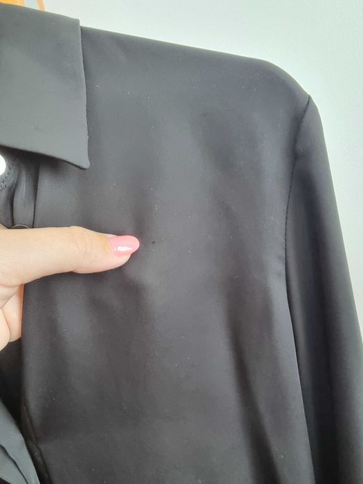 Camisa preta fluida H&M, tamanho 34