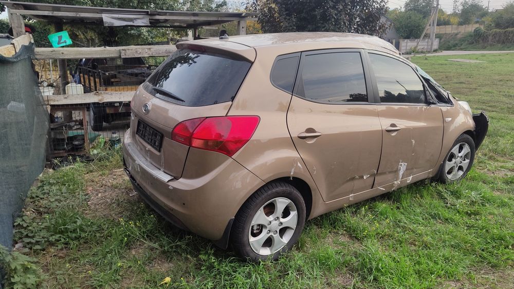 Продаю авто Kia Venga