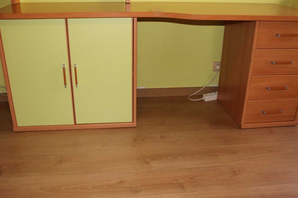 Quarto criança em excelente estado.