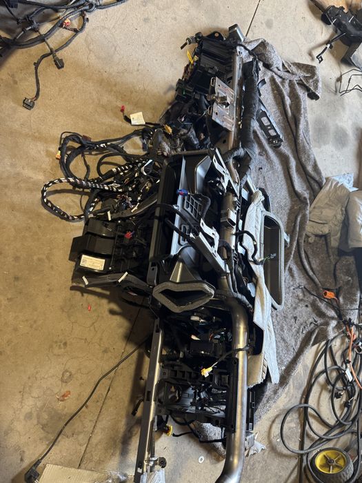 Панель id 3  бардачок деталі панелі салона