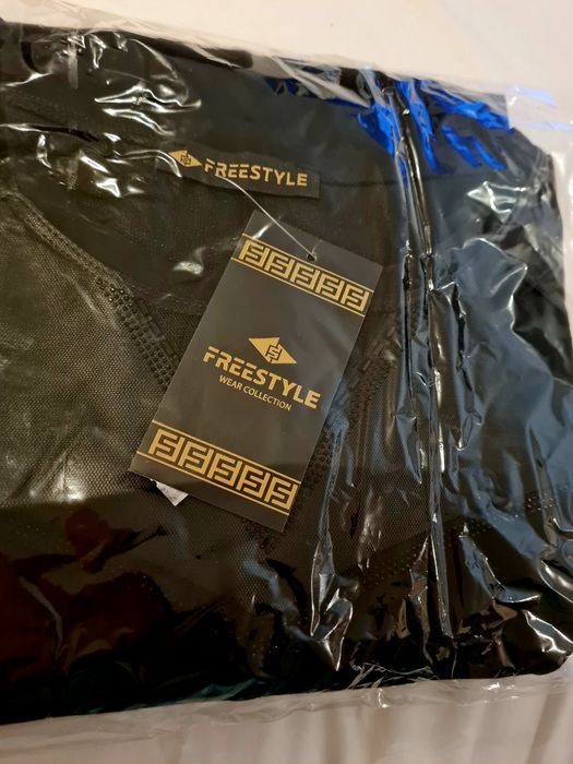 Elegancka czarna nowa sukienka Plus size