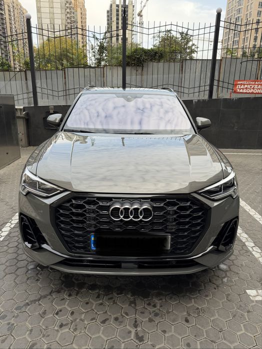Продам Audi Q3 s-line Turbo