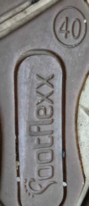 Lekkie pólbuty damskie profilowane 40