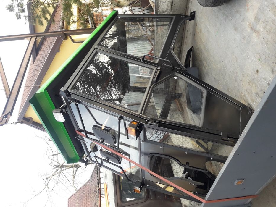 Kabina kabiny Ursus C-330 bez błotników tur standardowe sadownicze