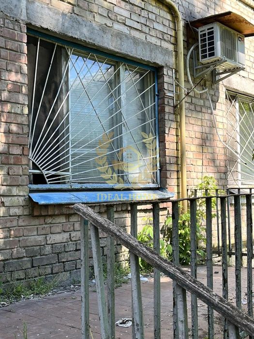 Продаж кімнати в гуртожитку біля метро Дорогожичи