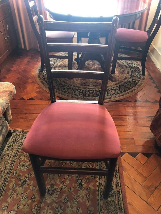 Conjunto Mesa + 4 cadeiras - Em ótimo estado