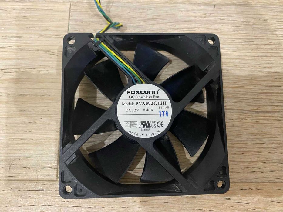 Вентилятор 92 см 12v для SFF корпус вольтове регулювання