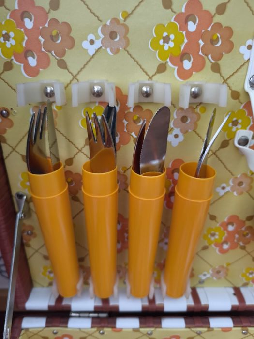 Cesto de Piquenique Vintage para 4 Pessoas – Bom estado